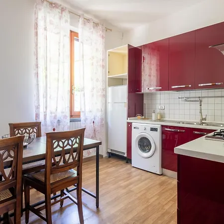 For 6 People In A Natural Area - Residential Hillside Neighborhood In - 15 Minutes From The Train Station - Val Di Vara And Cinque Terre Hiking Trails Appartamento *