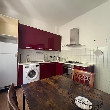 For 6 People In A Natural Area - Residential Hillside Neighborhood In - 15 Minutes From The Train Station - Val Di Vara And Cinque Terre Hiking Trails Appartamento La Spezia