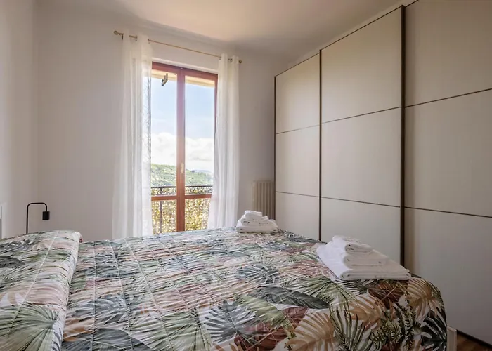 Per 6 Persone Nella Natura - Zona Collinare Residenziale - 15 Minuti Dalla Stazione - Val Di Vara Trekking 5 Terre Apartament La Spezia
