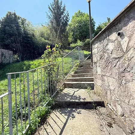 Per 6 Persone Nella Natura - Zona Collinare Residenziale - 15 Minuti Dalla Stazione - Val Di Vara Trekking 5 Terre * La Spezia