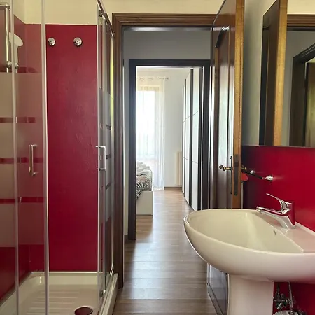 דירה For 6 People In A Natural Area - Residential Hillside Neighborhood In - 15 Minutes From The Train Station - Val Di Vara And Cinque Terre Hiking Trails לה ספציה