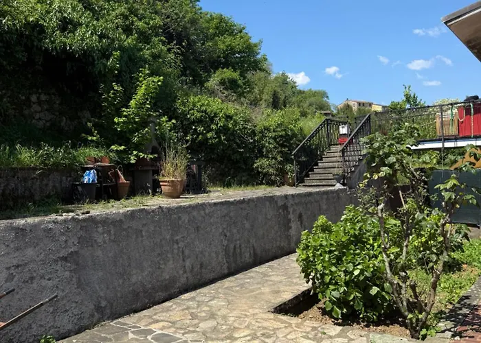 Apartamento Per 6 Persone Nella Natura - Zona Collinare Residenziale - 15 Minuti Dalla Stazione - Val Di Vara Trekking 5 Terre La Spezia